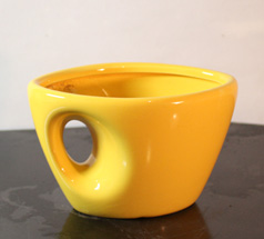 純黄陶瓷盆